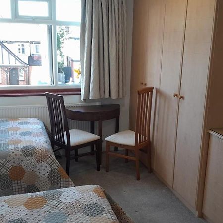 Edgware B&B Barnet Buitenkant foto